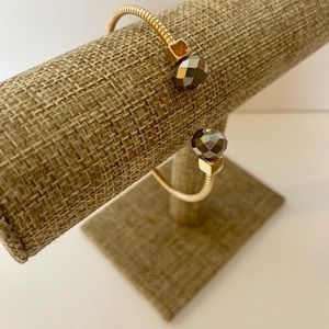 Premier Designs It girl Gold cuff bracelet New!